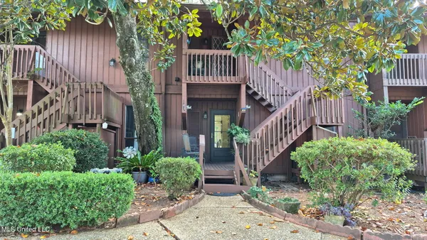 $102,900 | 143 Lakeside Villa, Unit H, Diamondhead, MS 39525