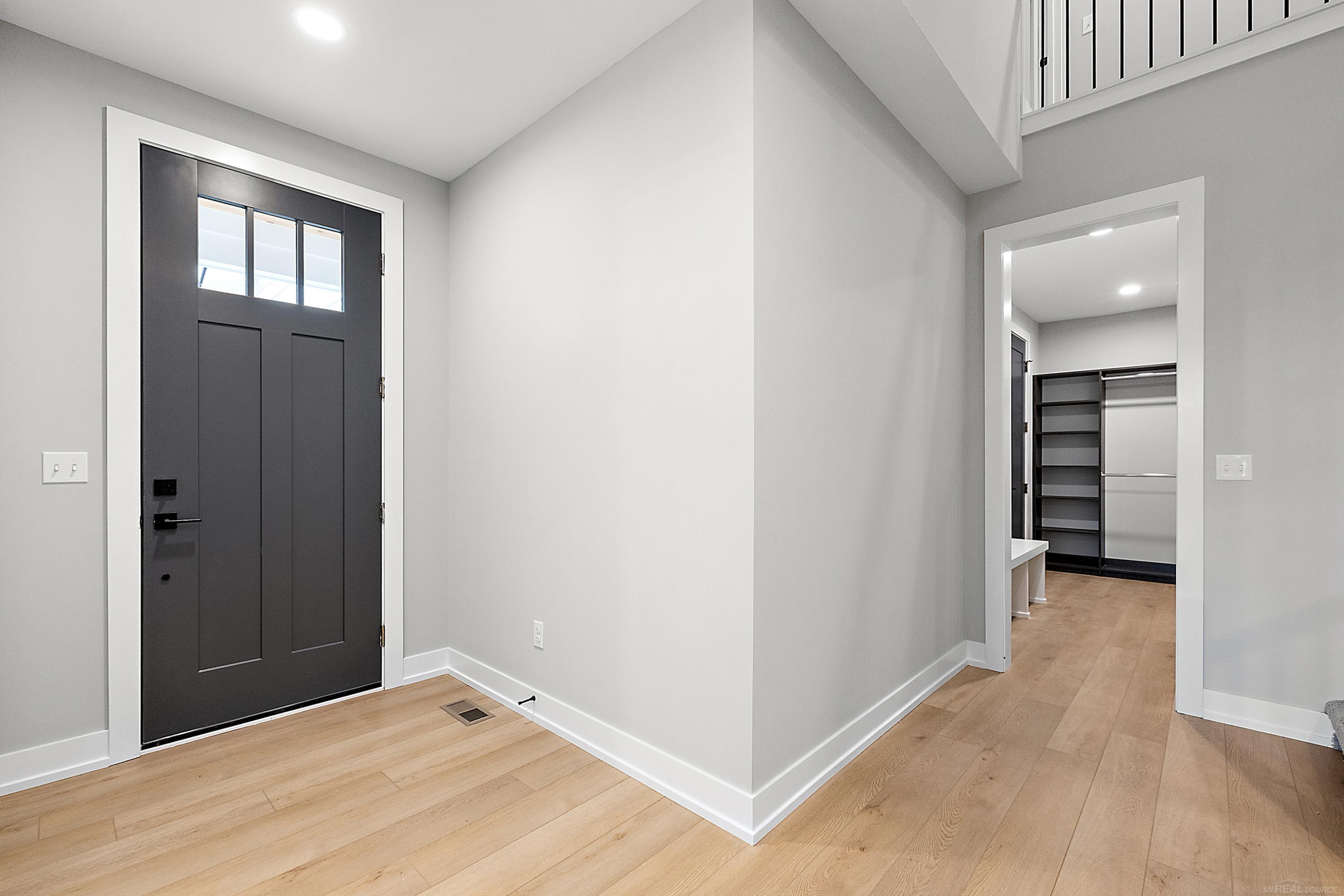 43719 Mound Road Sterling Heights, MI 48314 - Photo 9 of 69 50152704-0E8A62CC-D9A6-4C6E-ABC6-B97FF2D31FEC.JPG