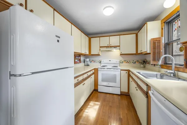 $725,000 | 1 Seashore Park Drive, Unit 1, Provincetown, MA 02657