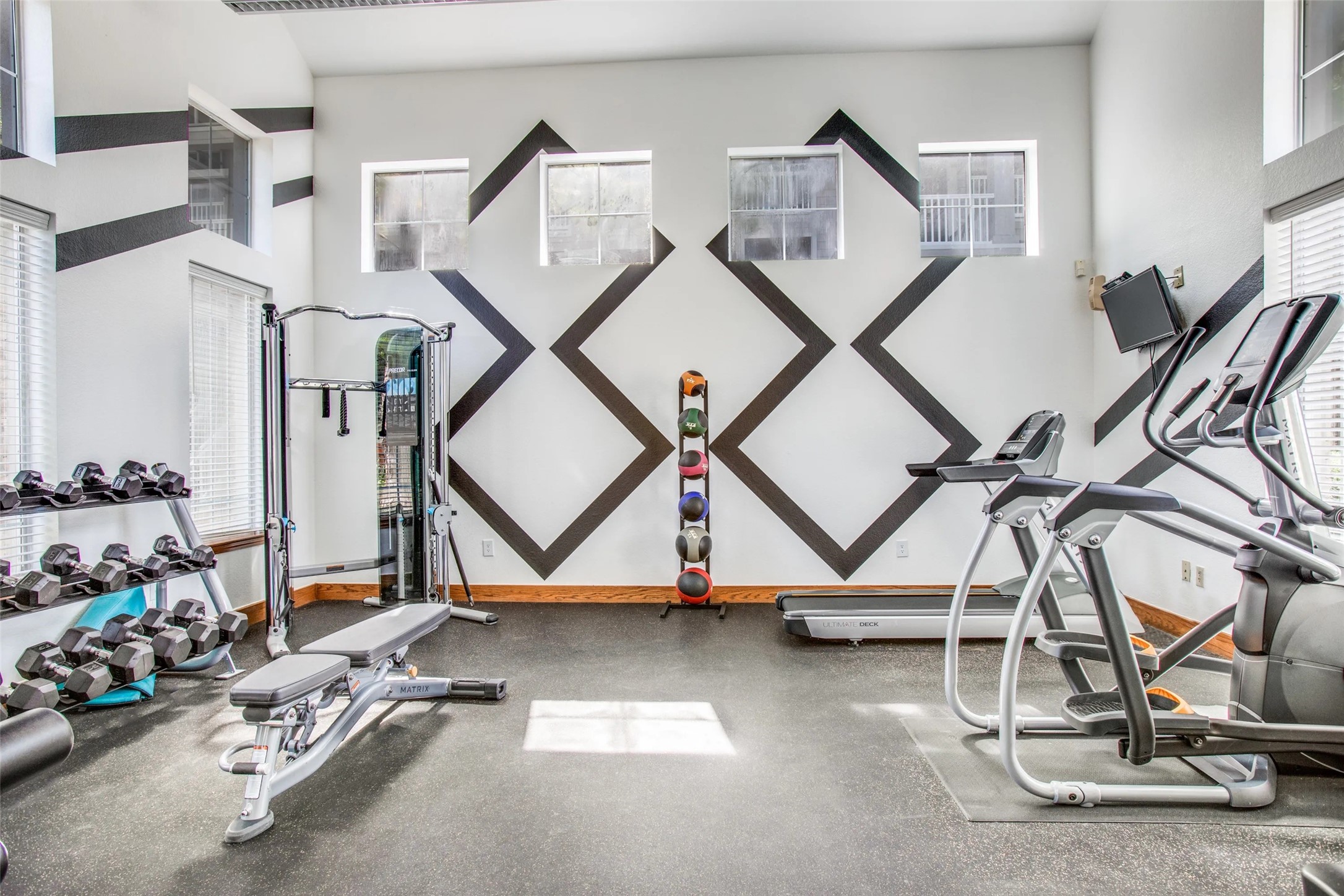 10221 Centrepark Drive, Unit A838 Houston, TX 77043 - Photo 14 of 16 a view of a room with gym equipment