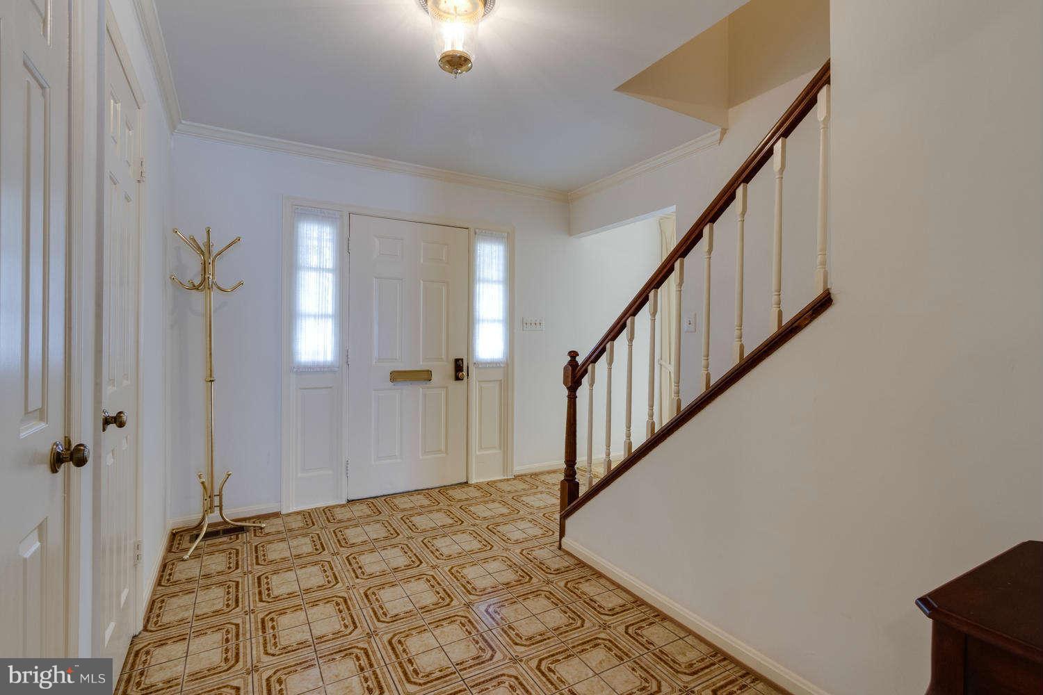 732 Ridge Drive McLean, VA 22101 - Photo 2 of 20 Interior (General)