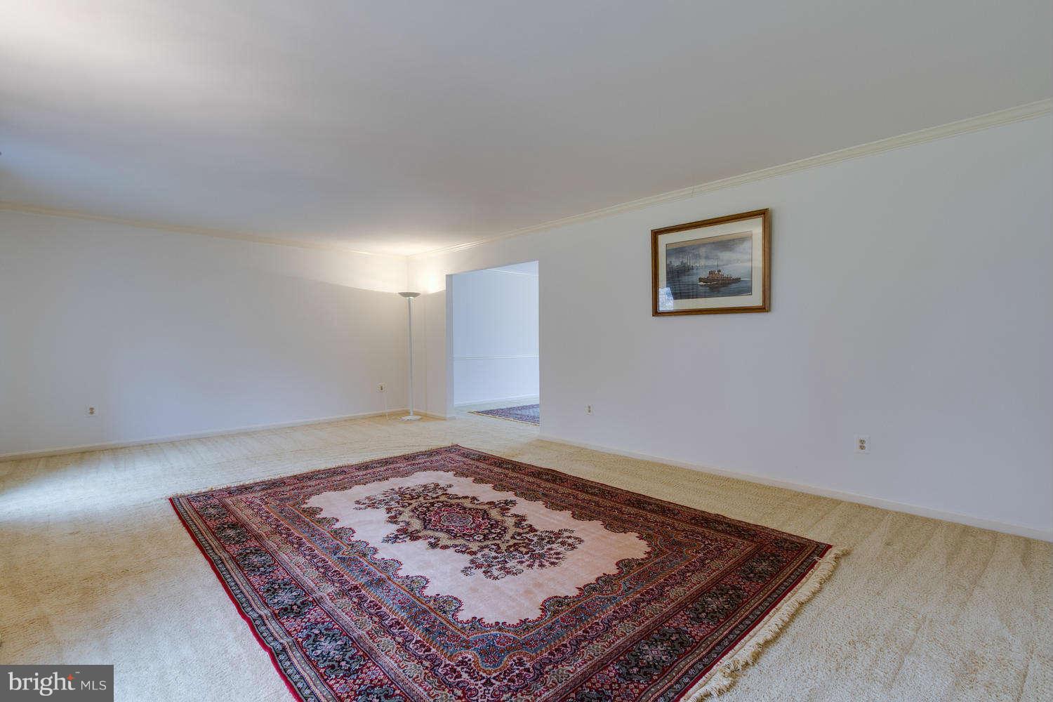732 Ridge Drive McLean, VA 22101 - Photo 3 of 20 Living Room