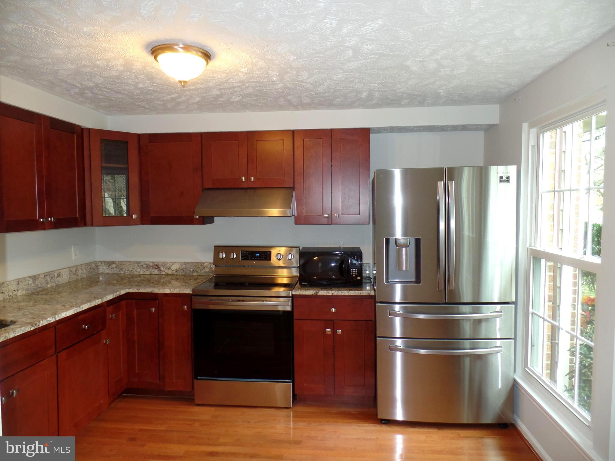 1549 Autumn Ridge Circle Reston, VA 20194 - Photo 2 of 32