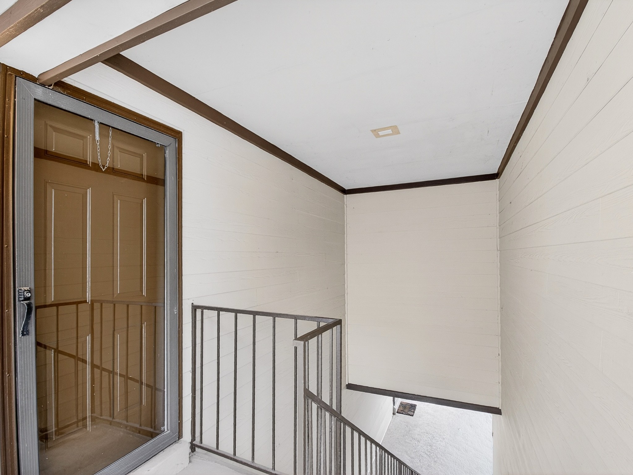 159 Hicks Road Nashville, TN 37221 - Photo 44 of 46 a view of a hallway