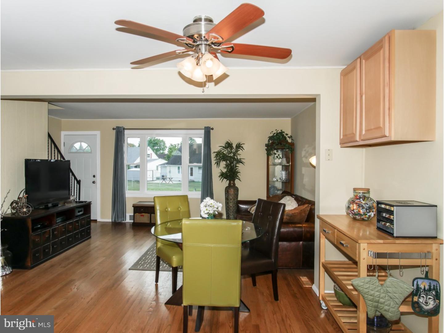 27 Downing Road Hamilton Square, NJ 08690 - Photo 9 of 25 Great Room