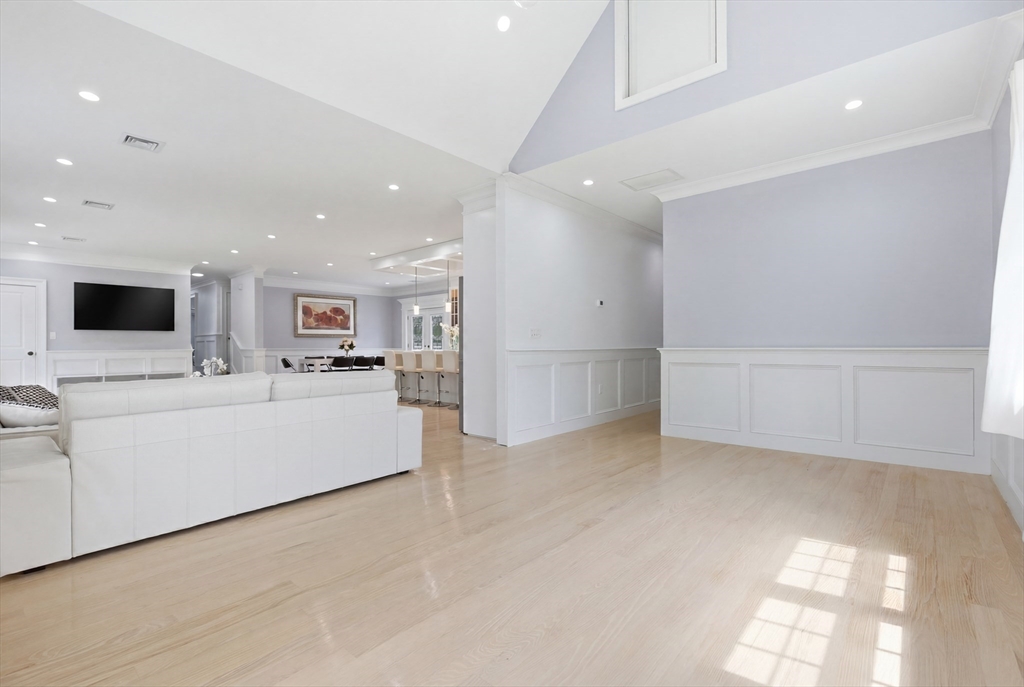 52 Ridgewood Road Milton, MA 02186 - Photo 13 of 39