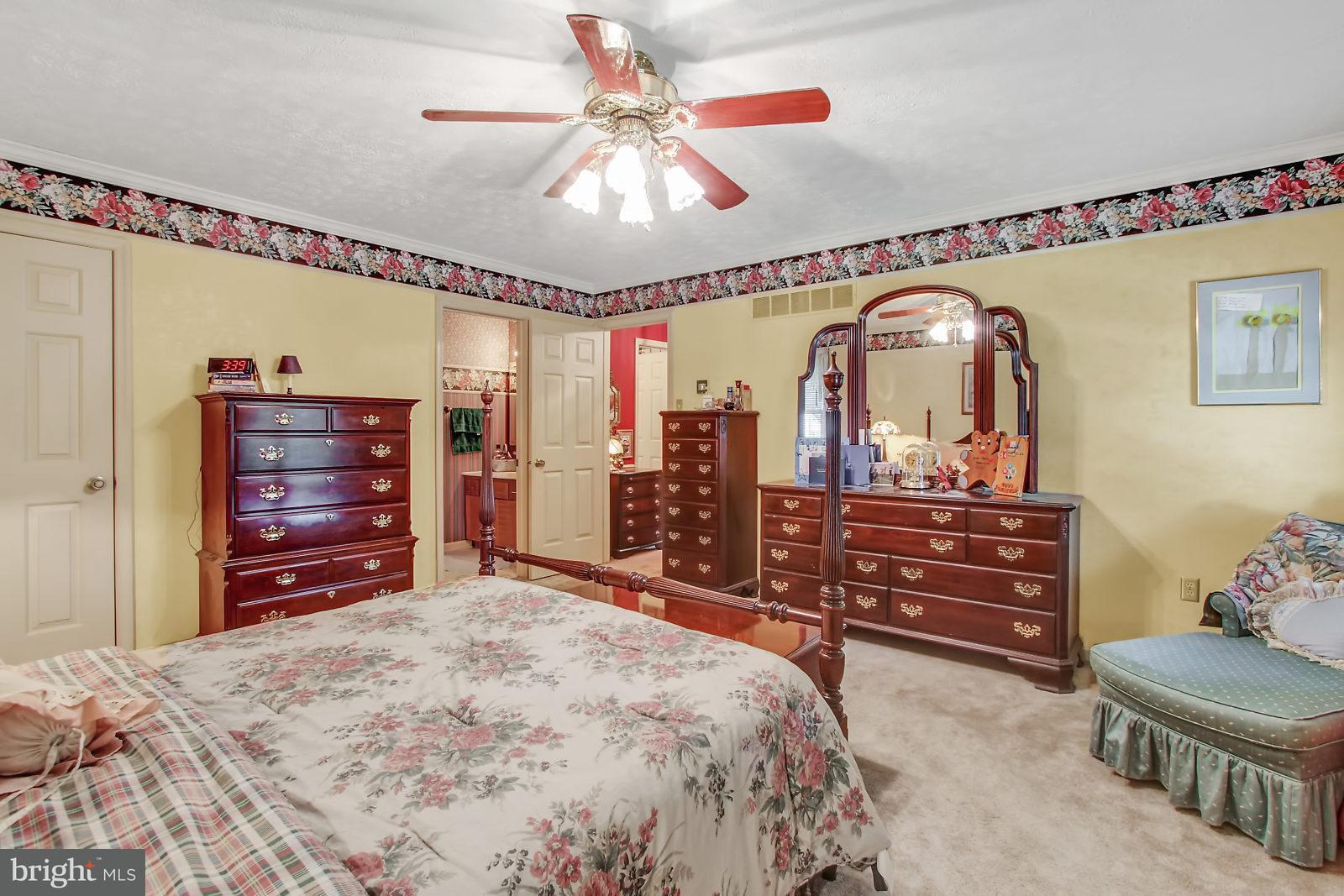 139 Lexington Road York, PA 17402 - Photo 13 of 28