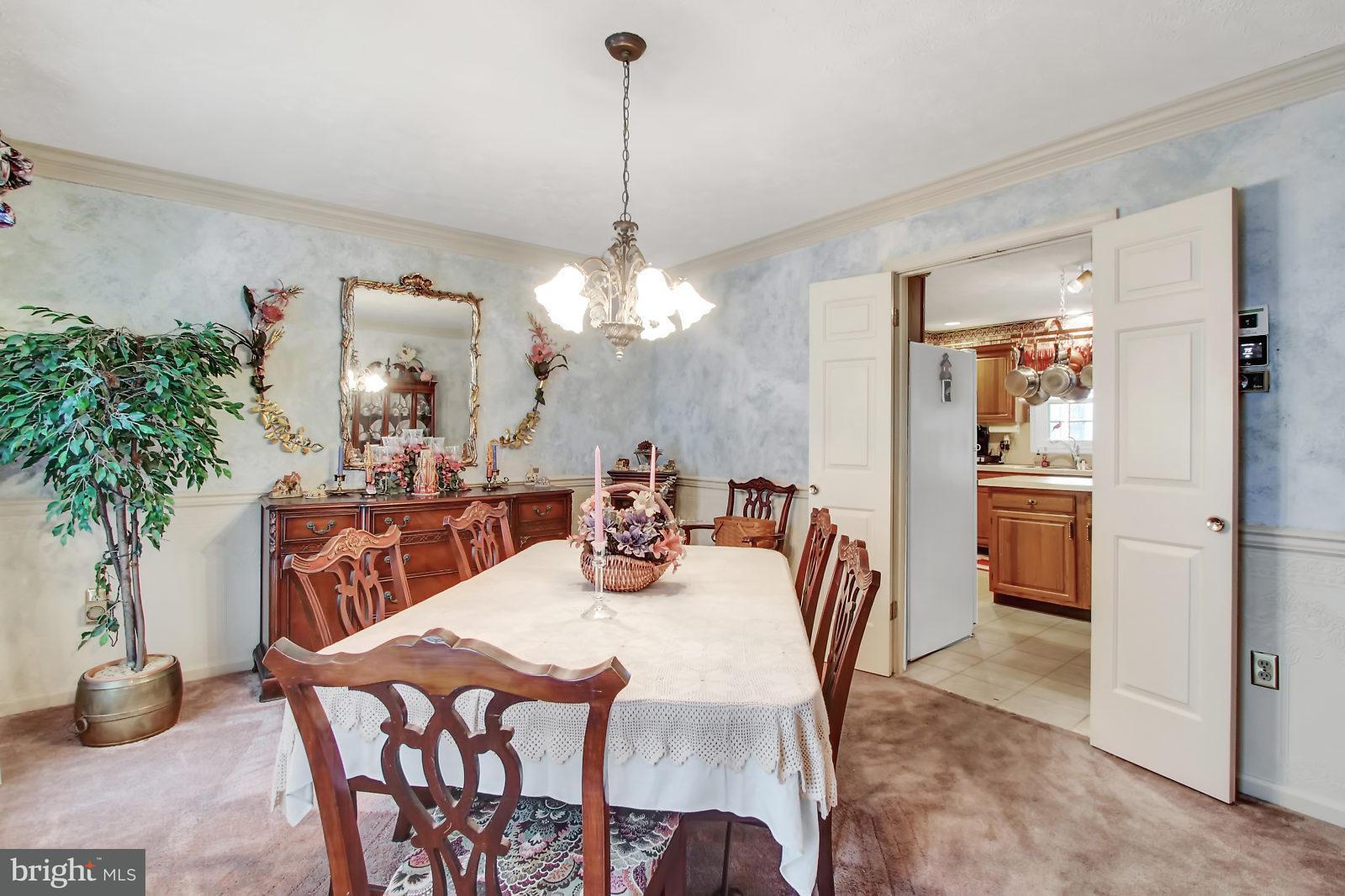 139 Lexington Road York, PA 17402 - Photo 4 of 28