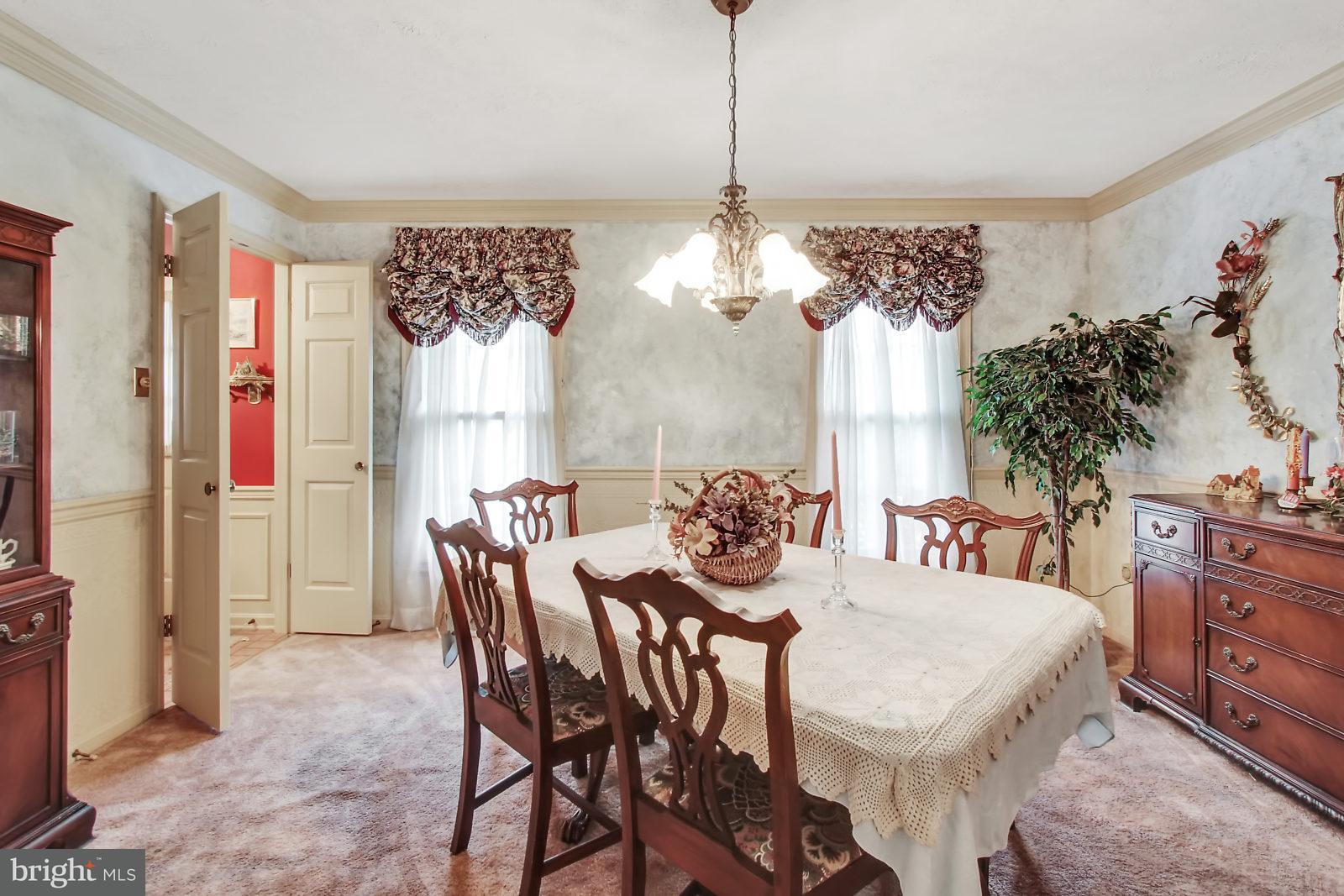 139 Lexington Road York, PA 17402 - Photo 5 of 28