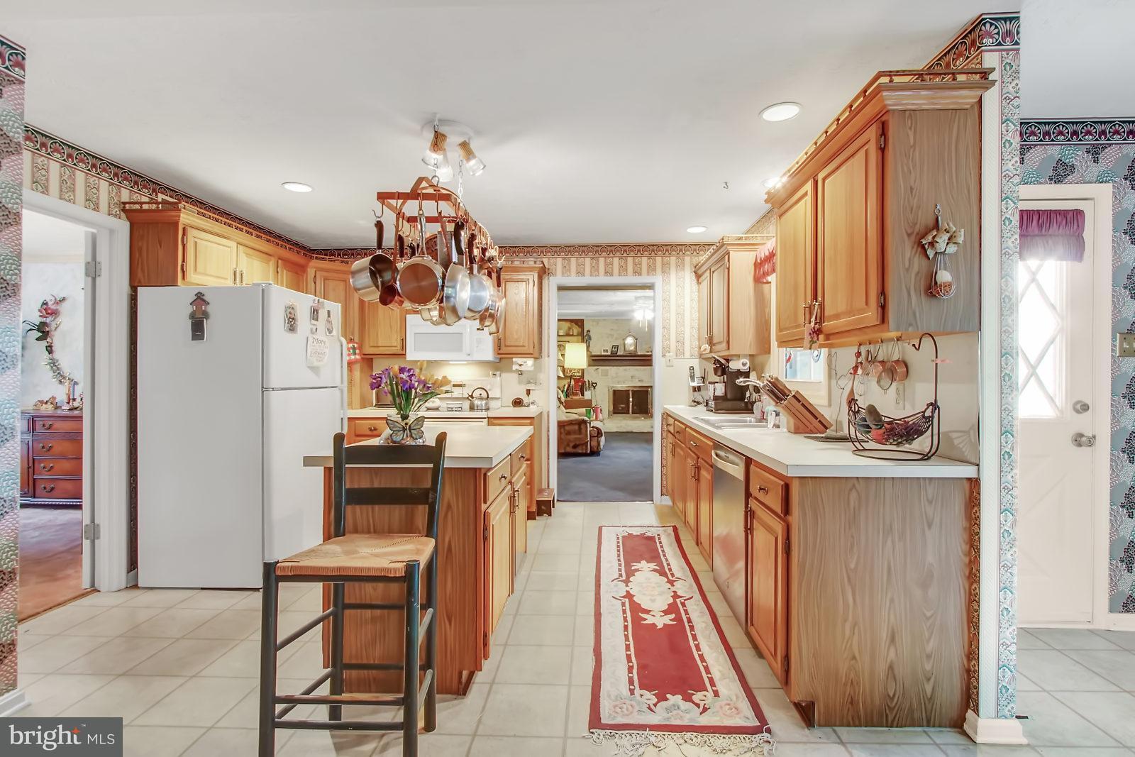 139 Lexington Road York, PA 17402 - Photo 7 of 28
