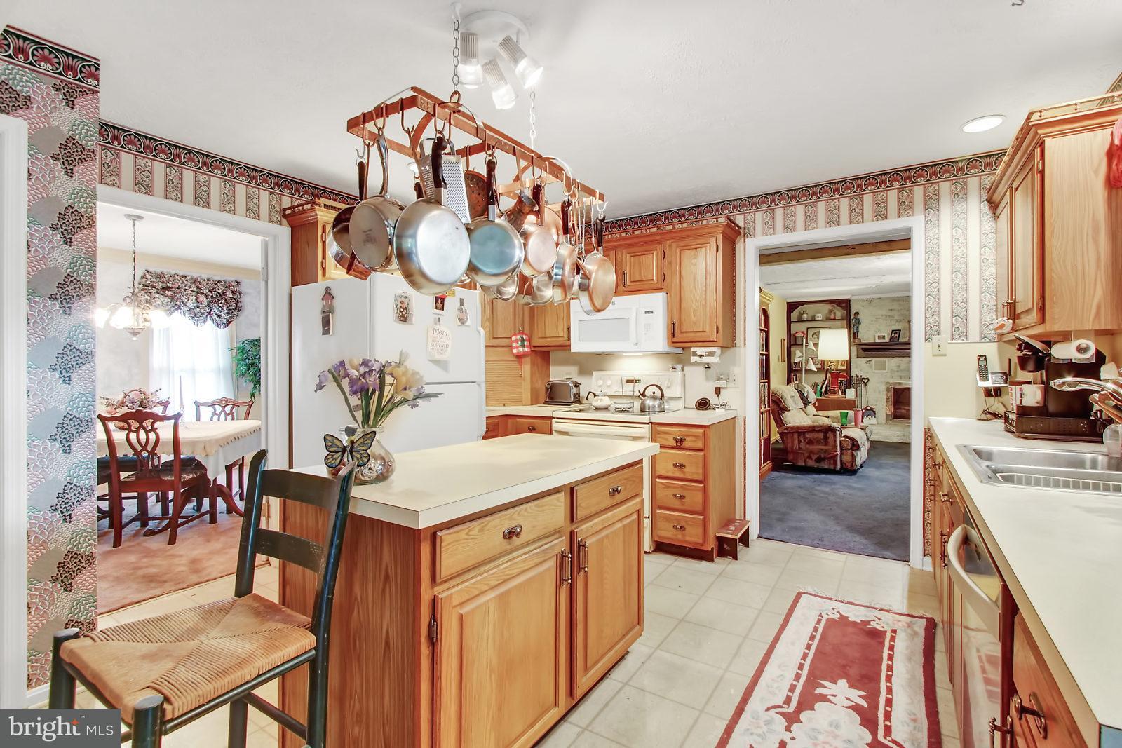 139 Lexington Road York, PA 17402 - Photo 8 of 28