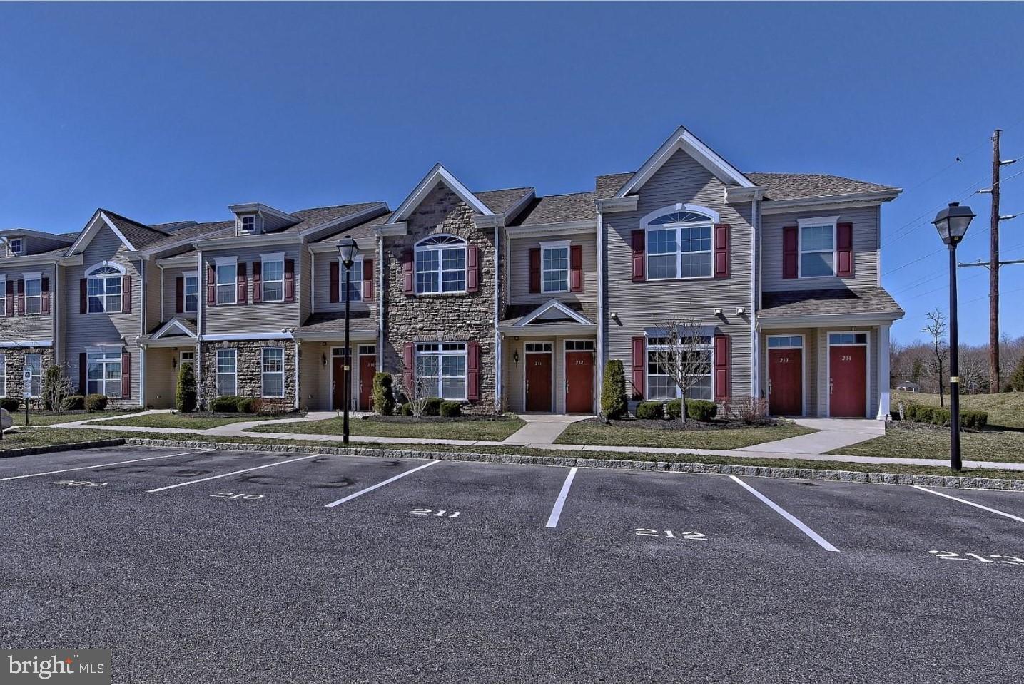 209 Raphael Court Williamstown, NJ 08094 - Photo 2 of 25