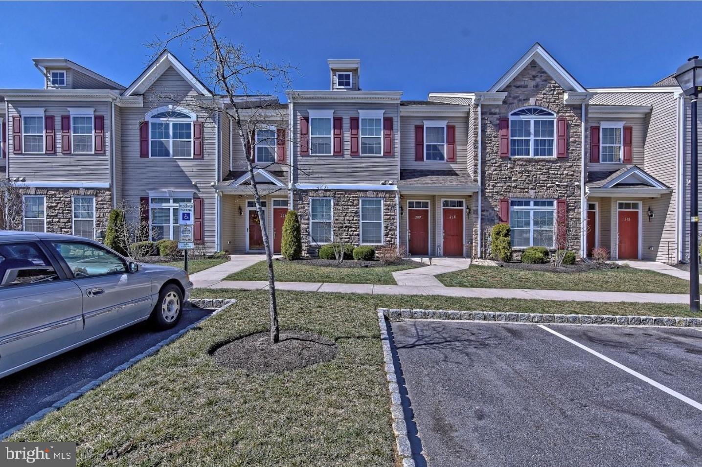 209 Raphael Court Williamstown, NJ 08094 - Photo 3 of 25
