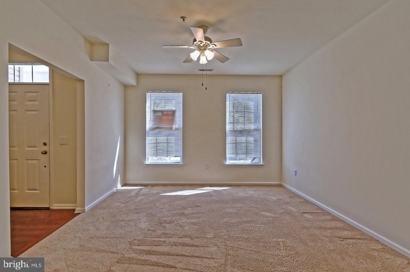 209 Raphael Court Williamstown, NJ 08094 - Photo 8 of 25