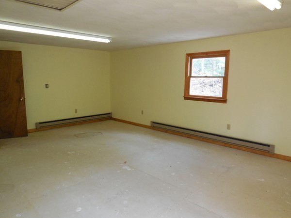 189 Mashapaug Road Holland, MA 01521 - Photo 11 of 30