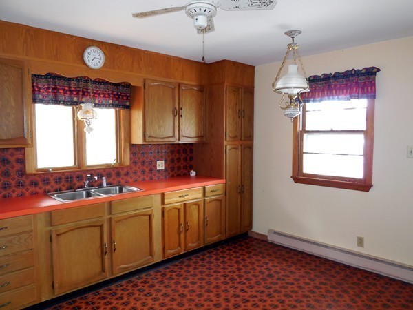 189 Mashapaug Road Holland, MA 01521 - Photo 6 of 30
