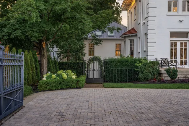 $30,000 | 3728 West End Avenue, Nashville, TN 37205