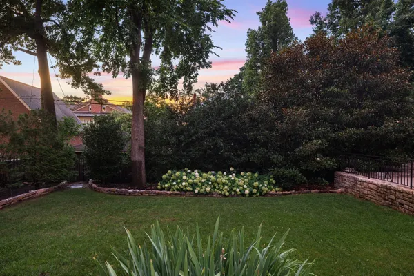 $30,000 | 3728 West End Avenue, Nashville, TN 37205
