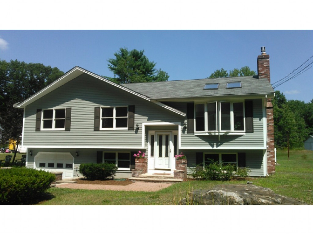 17 B Bowers Road Derry, NH 03038 - Photo 1 of 16
