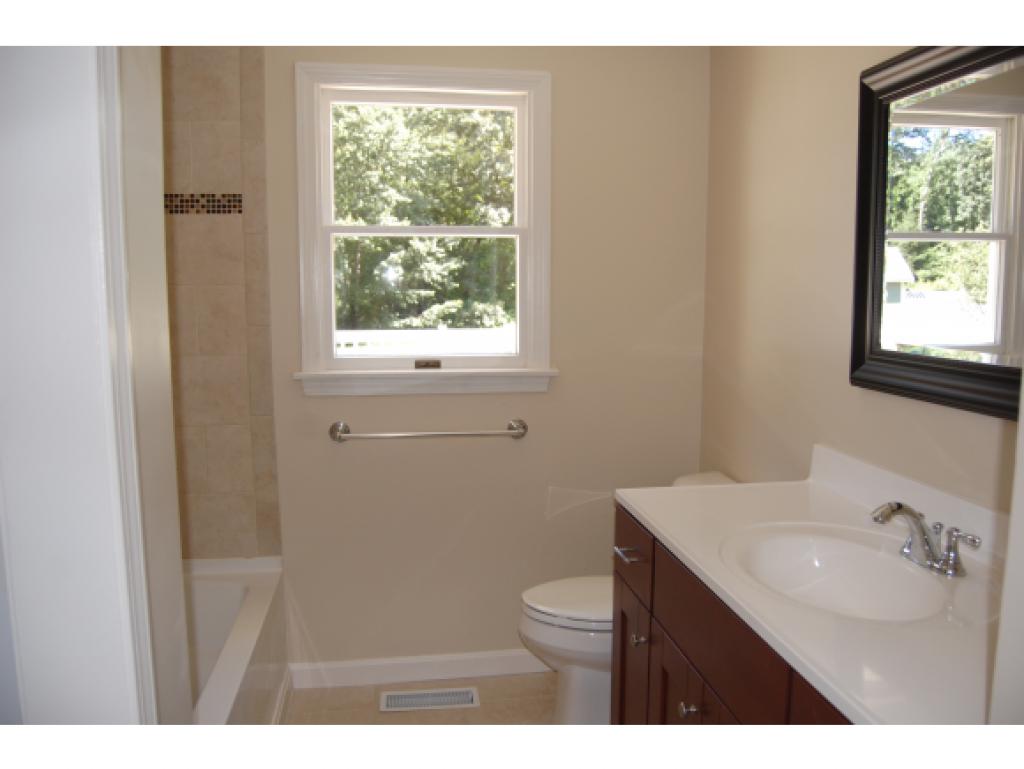 17 B Bowers Road Derry, NH 03038 - Photo 11 of 16