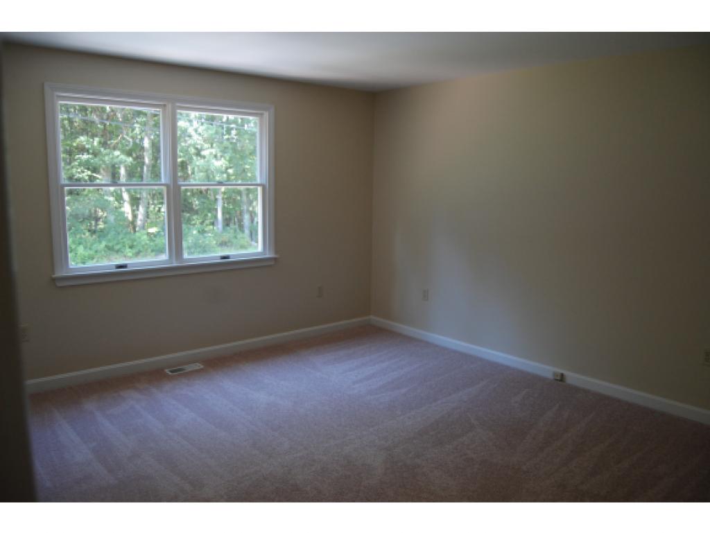 17 B Bowers Road Derry, NH 03038 - Photo 13 of 16