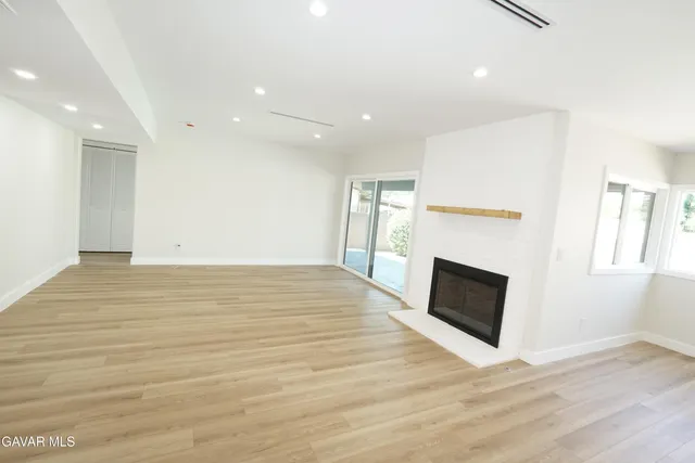 $979,900 | 10345 Blucher Avenue, Granada Hills, CA 91344