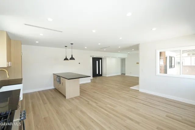 $979,900 | 10345 Blucher Avenue, Granada Hills, CA 91344