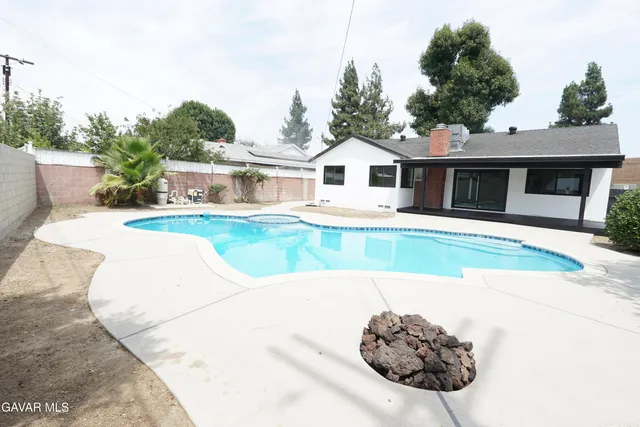 $979,900 | 10345 Blucher Avenue, Granada Hills, CA 91344