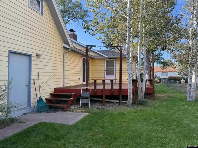 $290,000 | 314 South 2nd Street, Saratoga, WY 82331