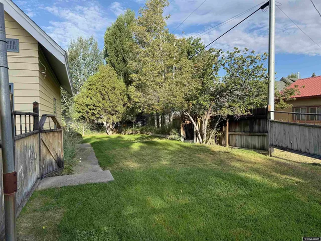 $290,000 | 314 South 2nd Street, Saratoga, WY 82331