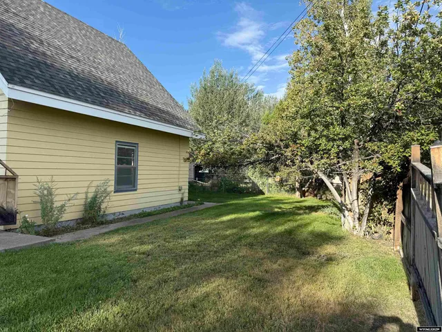 $290,000 | 314 South 2nd Street, Saratoga, WY 82331
