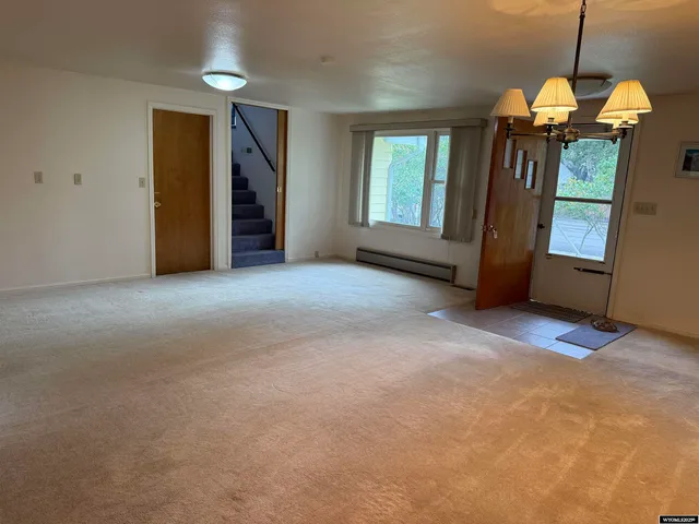 $290,000 | 314 South 2nd Street, Saratoga, WY 82331