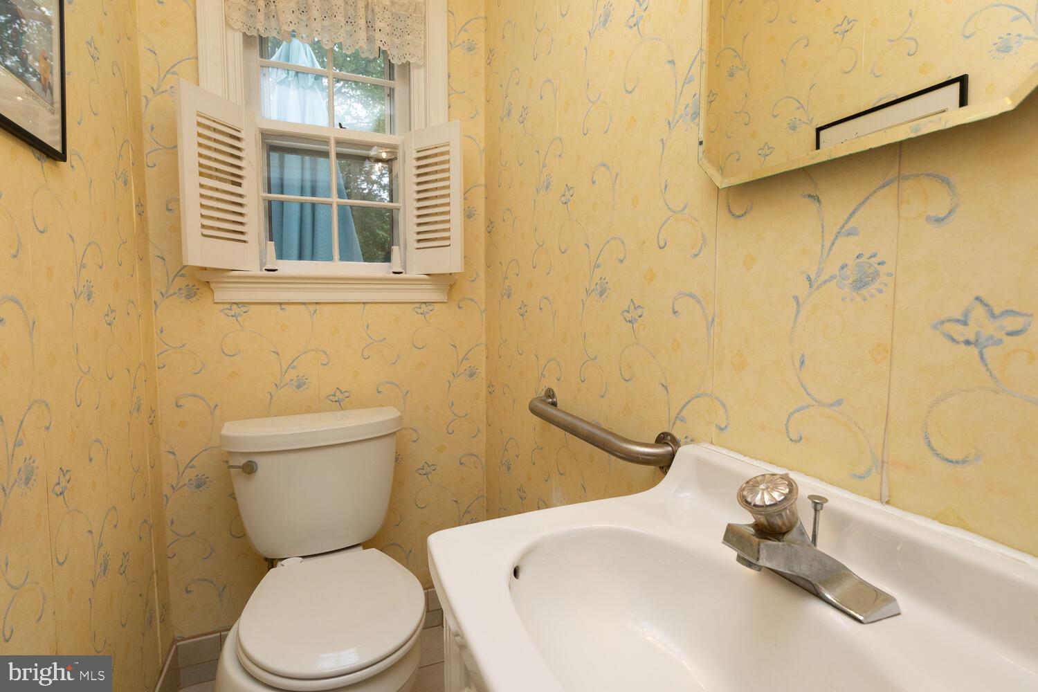 147 Fisher Road Jenkintown, PA 19046 - Photo 20 of 45 Powder Room