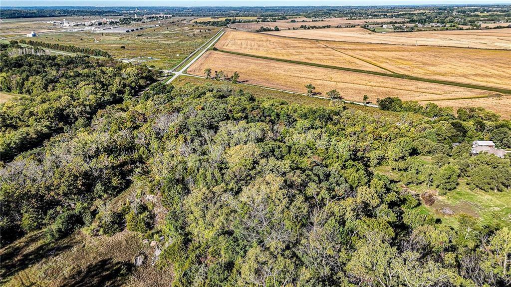 709 Lake City Buckner Road Independence, MO 64016 - Photo 2 of 16