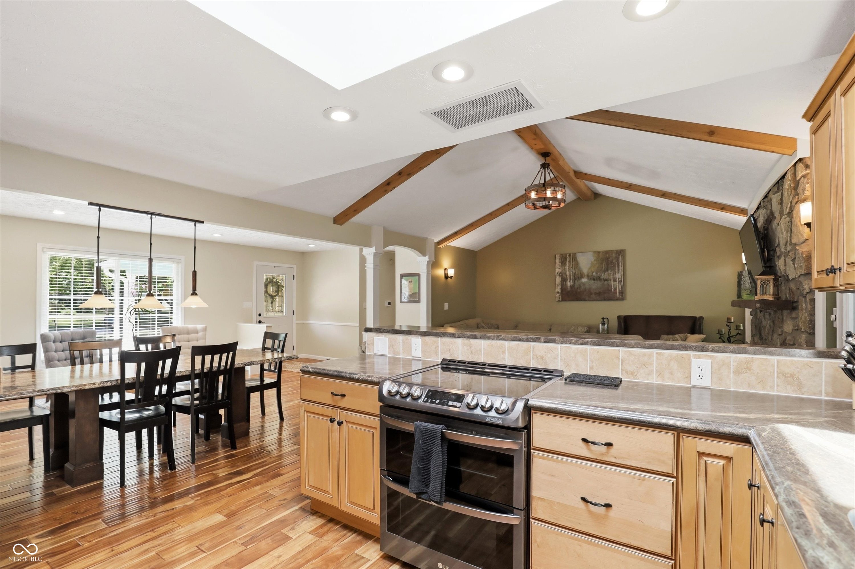 9689 Sycamore Road Carmel, IN 46032 - Photo 16 of 55