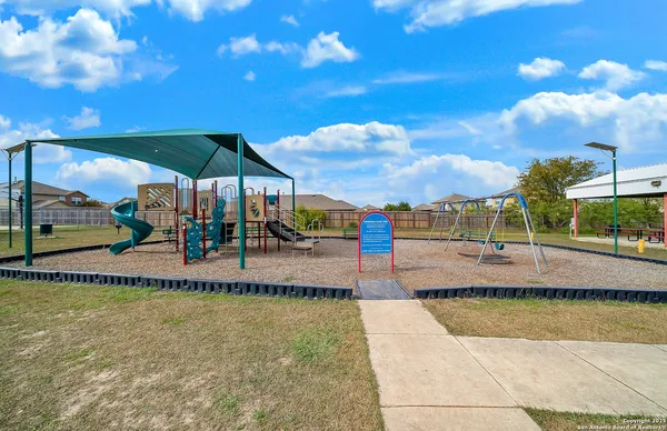 $1,495 | 10635 Shaenleaf, San Antonio, TX 78254