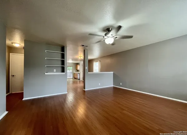 $1,495 | 10635 Shaenleaf, San Antonio, TX 78254