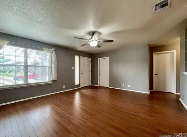 $1,495 | 10635 Shaenleaf, San Antonio, TX 78254