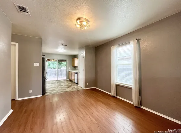 $1,495 | 10635 Shaenleaf, San Antonio, TX 78254