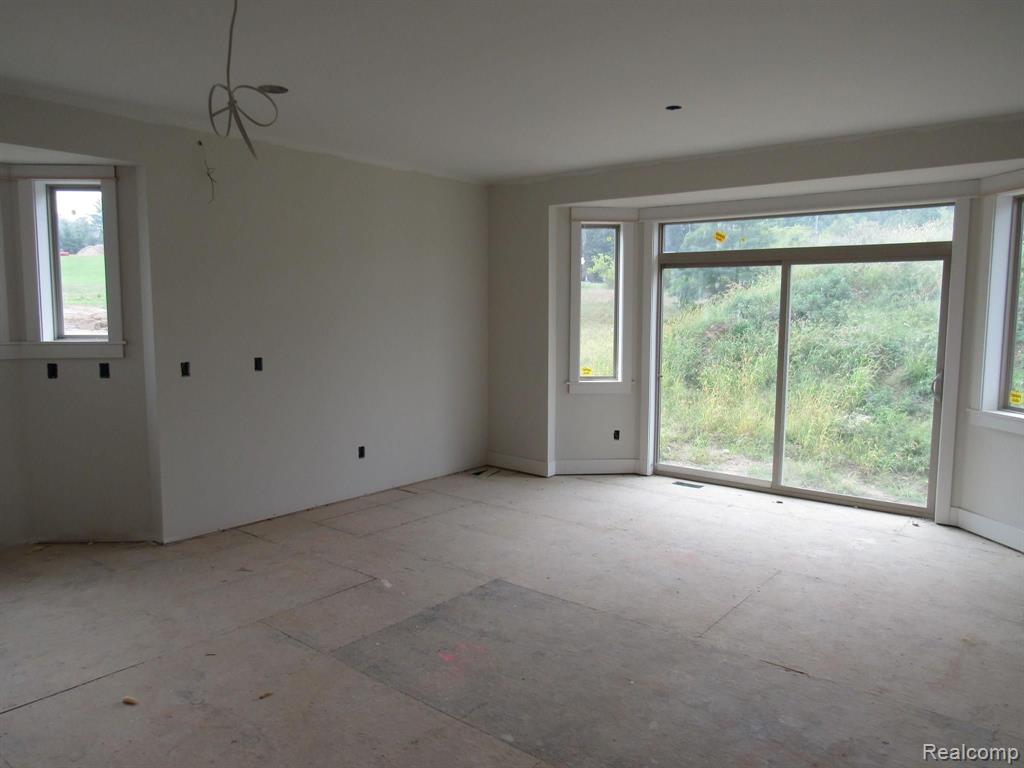 8134 Morningside Drive Romeo, MI 48065 - Photo 5 of 27
