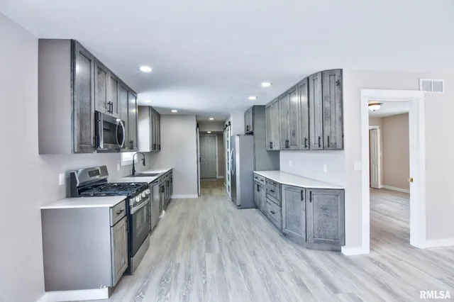 $169,900 | 1122 Springfield Street, Kincaid, IL 62540