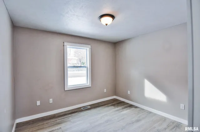 $169,900 | 1122 Springfield Street, Kincaid, IL 62540