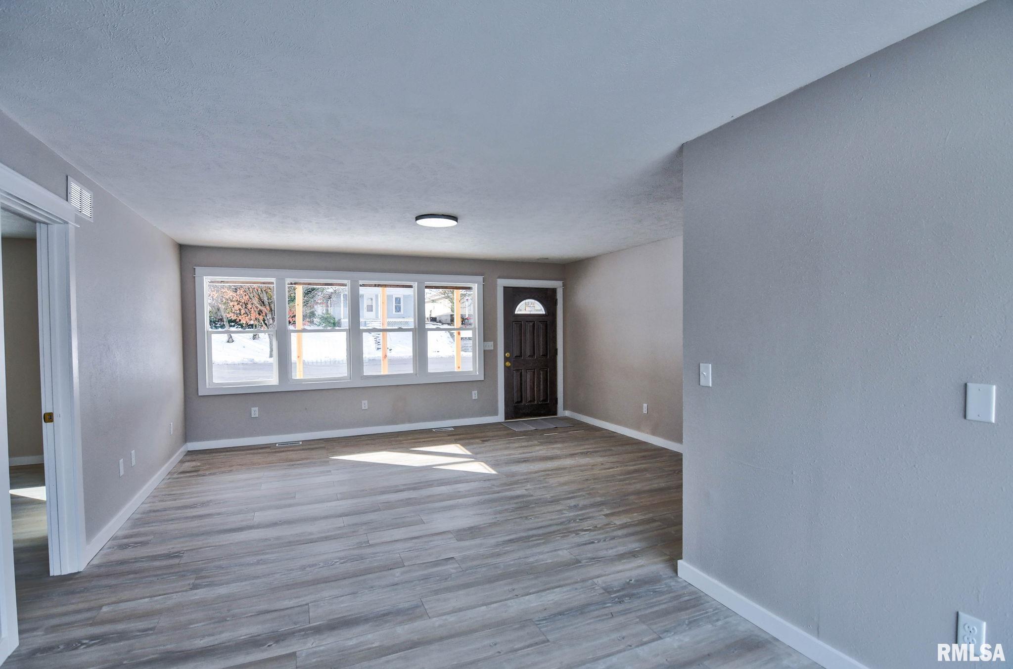 1122 Springfield Street Kincaid, IL 62540 - Photo 4 of 46 Gallery Image 4