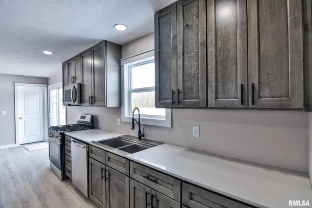 $169,900 | 1122 Springfield Street, Kincaid, IL 62540