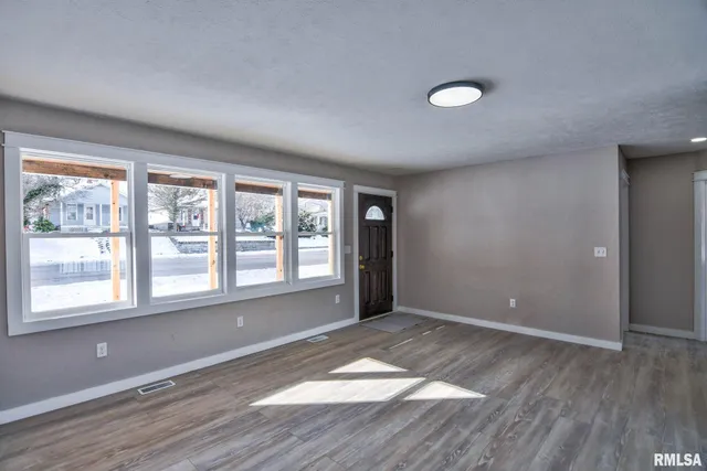 $169,900 | 1122 Springfield Street, Kincaid, IL 62540