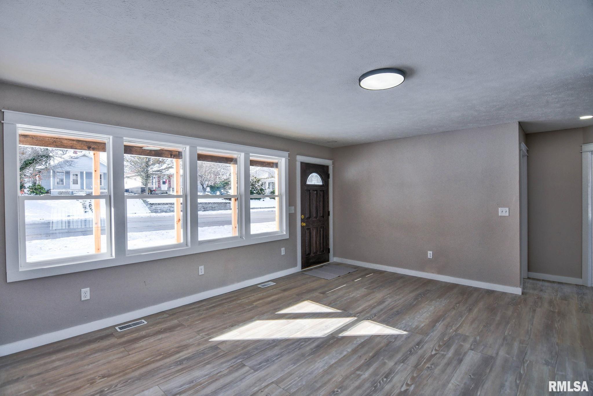 1122 Springfield Street Kincaid, IL 62540 - Photo 5 of 46 Gallery Image 5