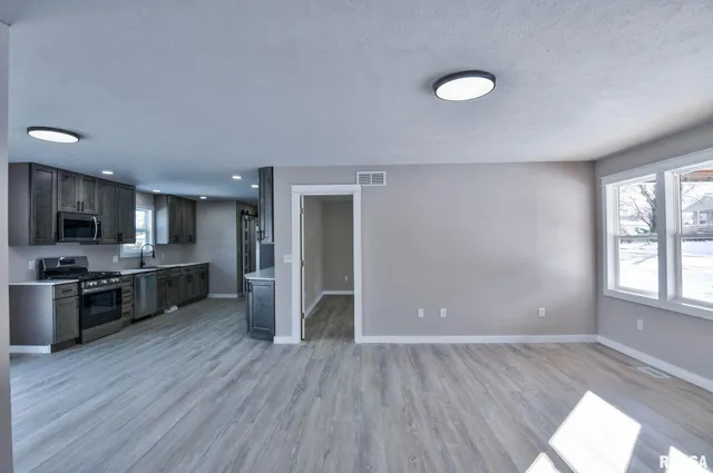 $169,900 | 1122 Springfield Street, Kincaid, IL 62540