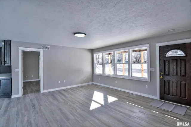 $169,900 | 1122 Springfield Street, Kincaid, IL 62540