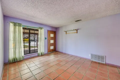 $499,000 | 100 East Lisa Drive, Austin, TX 78752