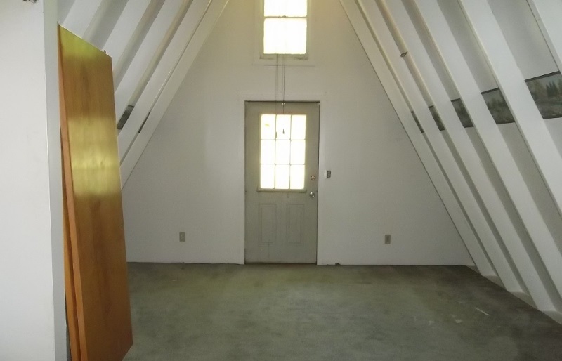 669 Twin Bridges Road Mitchell, IN 47446 - Photo 7 of 16